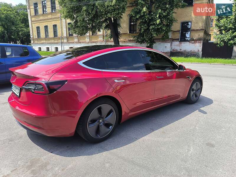 Седан Tesla Model 3 2019 в Чернигове