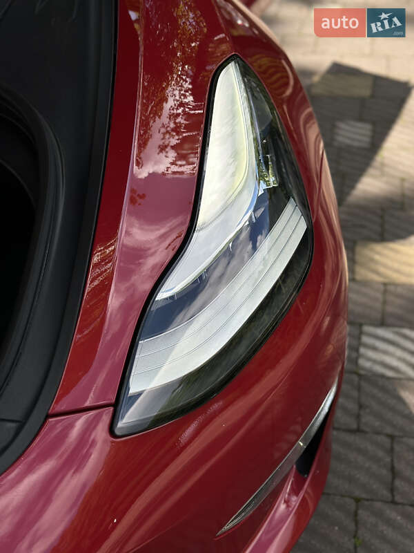 Седан Tesla Model 3 2018 в Трускавце