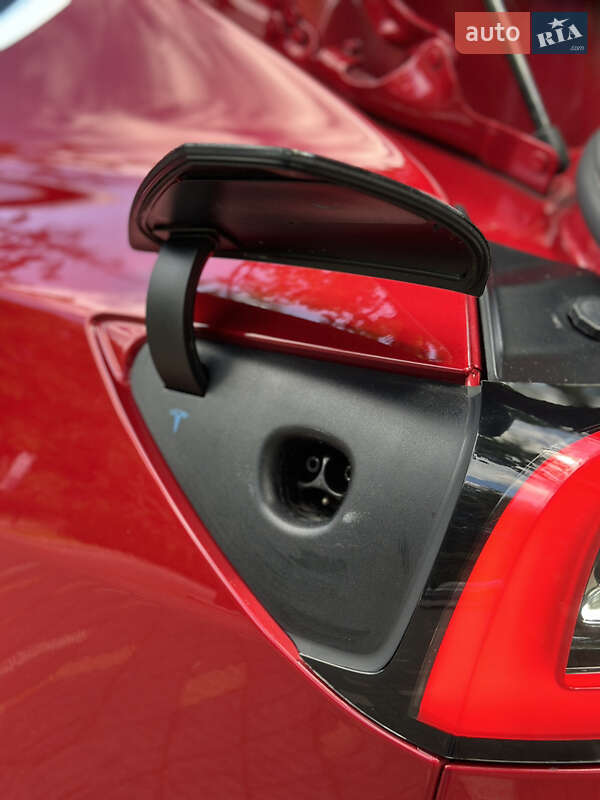Седан Tesla Model 3 2018 в Трускавце