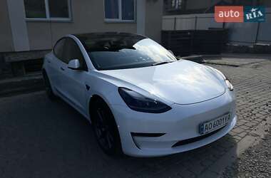 Седан Tesla Model 3 2021 в 