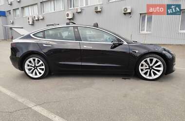 Седан Tesla Model 3 2019 в 