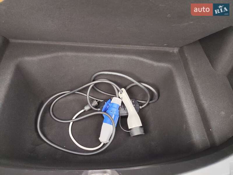 Седан Tesla Model 3 2019 в Києві фото 45 Седан Tesla Model 3 2019 в Києві