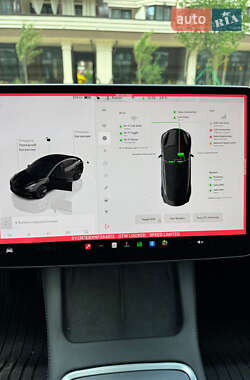 Седан Tesla Model 3 2021 в 