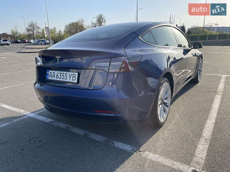 Седан Tesla Model 3 2022 в Киеве