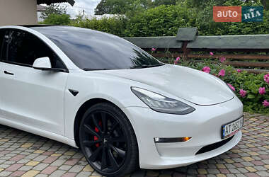 Седан Tesla Model 3 2020 в 