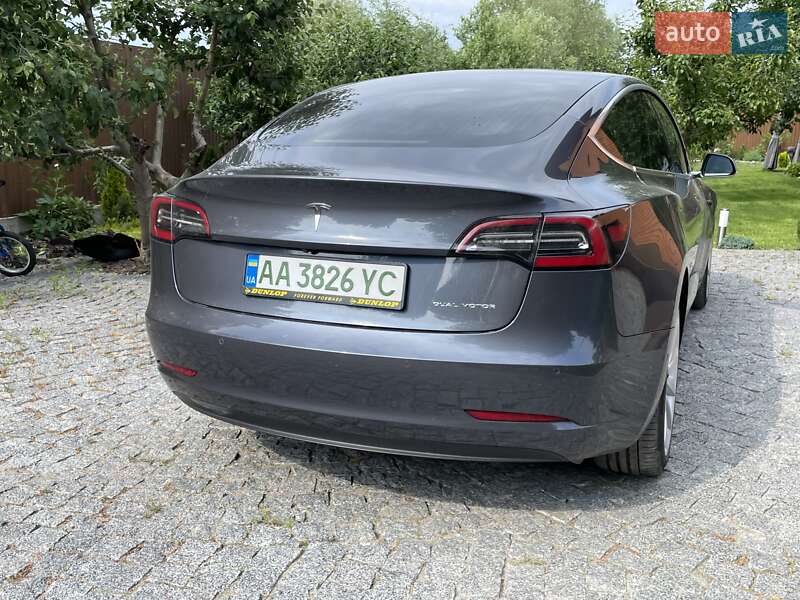 Седан Tesla Model 3 2019 в Києві