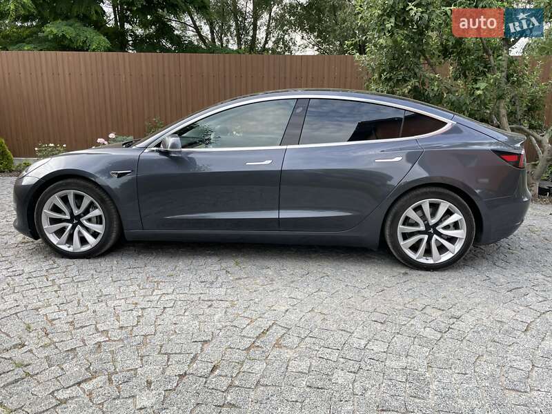 Седан Tesla Model 3 2019 в Києві
