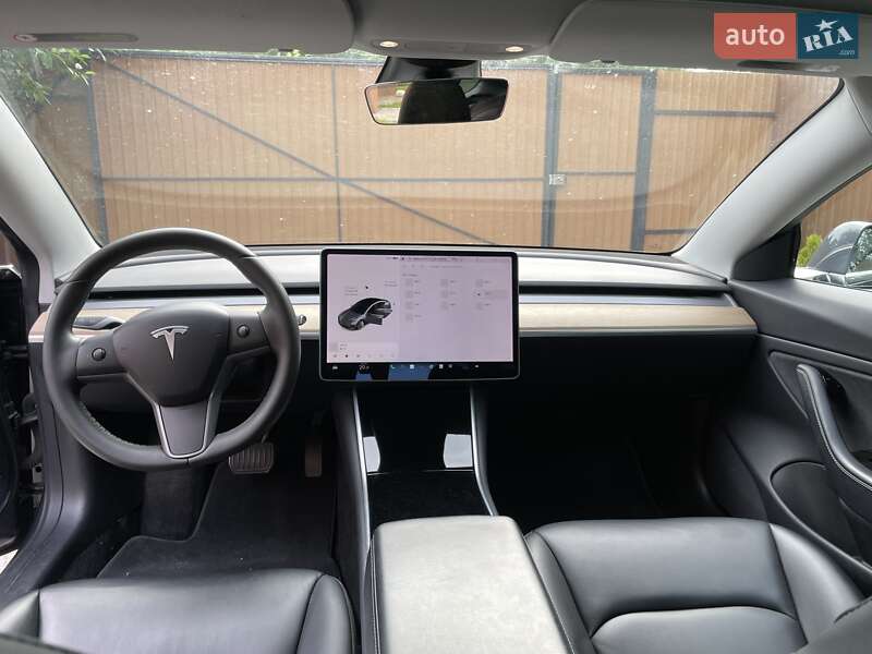 Седан Tesla Model 3 2019 в Києві