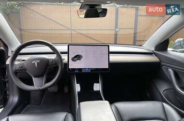 Седан Tesla Model 3 2019 в 