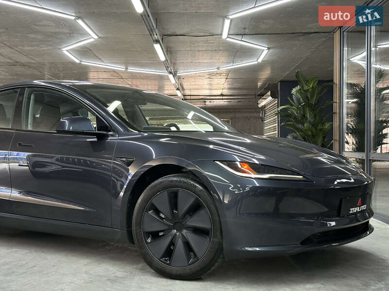 Седан Tesla Model 3 2024 в Одессе