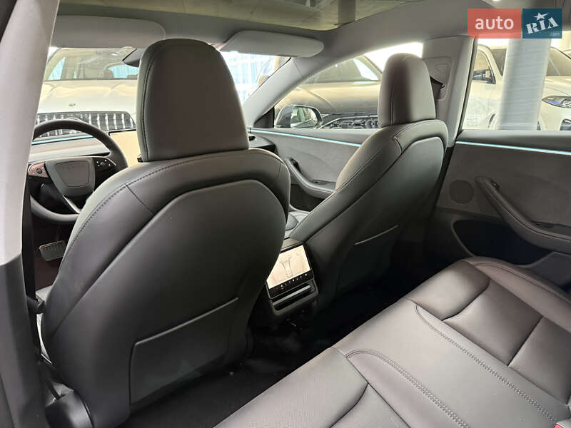 Седан Tesla Model 3 2024 в Одессе