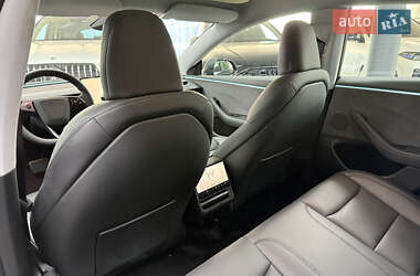 Седан Tesla Model 3 2024 в 