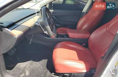 Седан Tesla Model 3 2020 в 