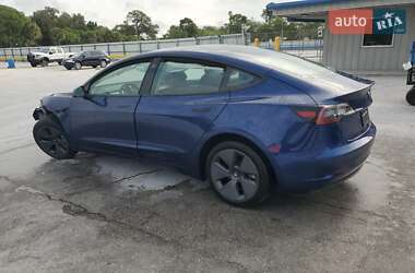 Седан Tesla Model 3 2022 в 