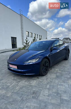 Седан Tesla Model 3 2024 в 
