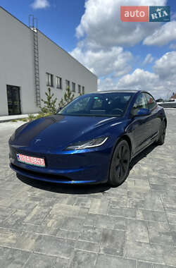 Седан Tesla Model 3 2024 в 