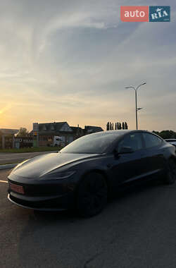 Седан Tesla Model 3 2024 в 