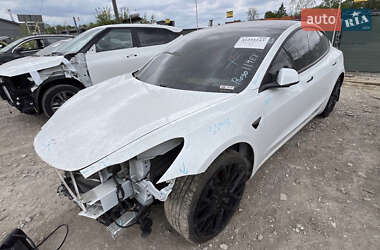 Седан Tesla Model 3 2021 в 