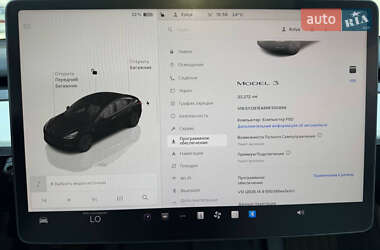 Седан Tesla Model 3 2022 в 