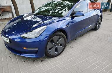 Седан Tesla Model 3 2021 в 