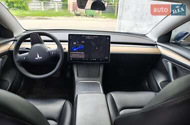 Седан Tesla Model 3 2021 в 