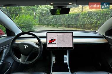 Седан Tesla Model 3 2020 в 