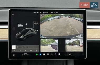 Седан Tesla Model 3 2021 в 