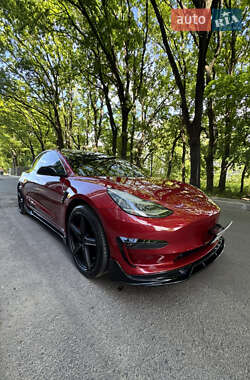 Седан Tesla Model 3 2018 в Чернигове