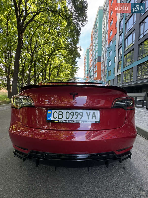 Седан Tesla Model 3 2018 в Чернигове