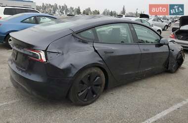 Седан Tesla Model 3 2024 в 