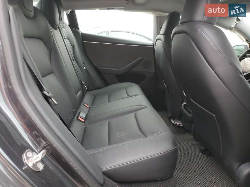Седан Tesla Model 3 2024 в Києві