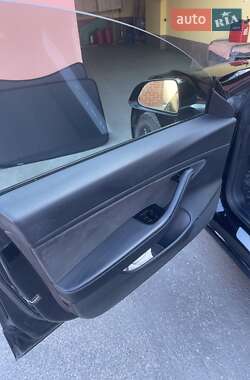 Седан Tesla Model 3 2018 в 