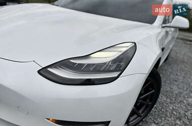 Седан Tesla Model 3 2020 в 
