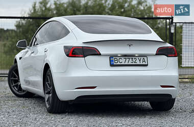 Седан Tesla Model 3 2020 в 