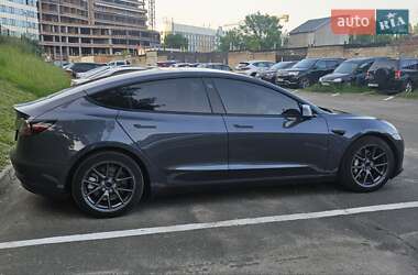 Седан Tesla Model 3 2023 в 