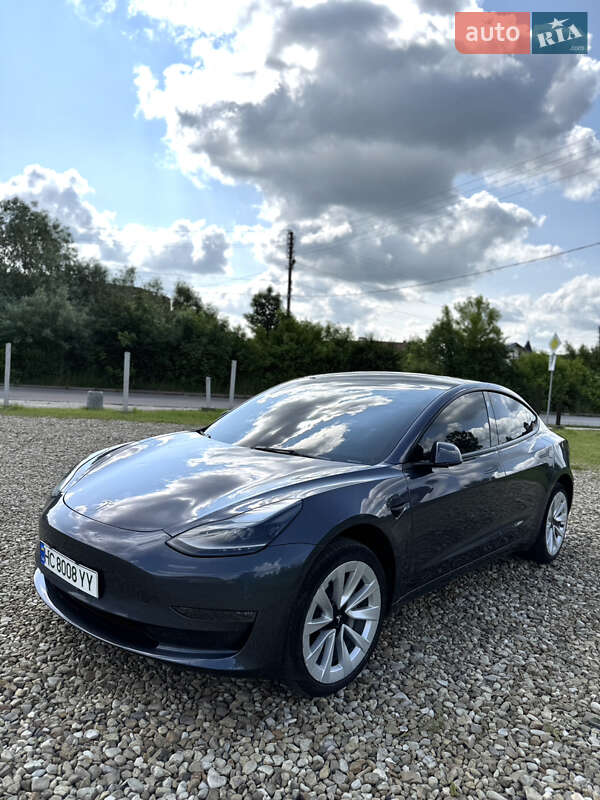 Седан Tesla Model 3 2022 в Трускавце
