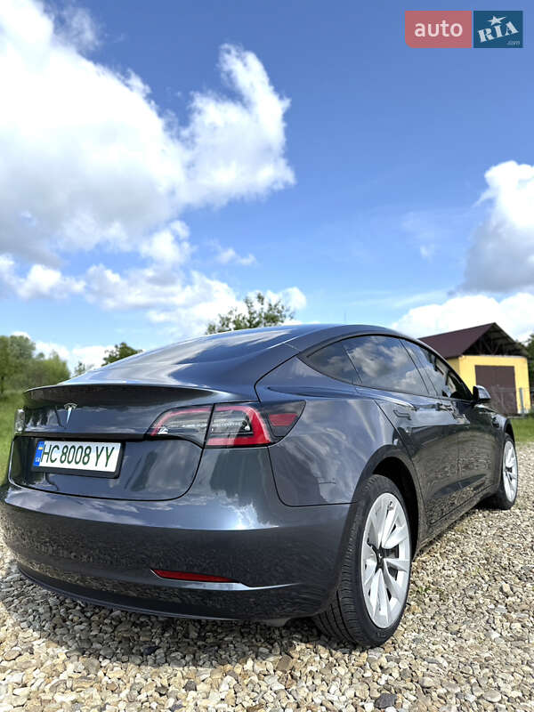 Седан Tesla Model 3 2022 в Трускавце