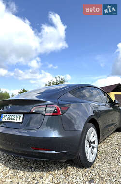 Седан Tesla Model 3 2022 в 