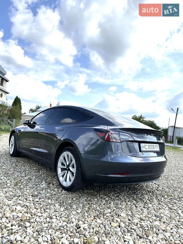 Седан Tesla Model 3 2022 в Трускавце