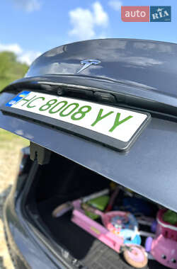 Седан Tesla Model 3 2022 в 
