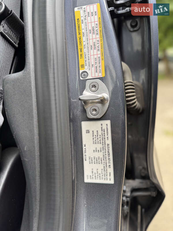 Седан Tesla Model 3 2022 в Трускавце