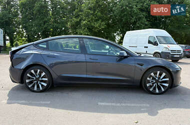 Седан Tesla Model 3 2024 в 