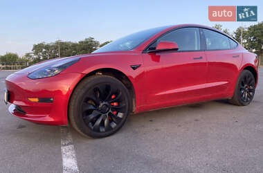 Седан Tesla Model 3 2020 в 