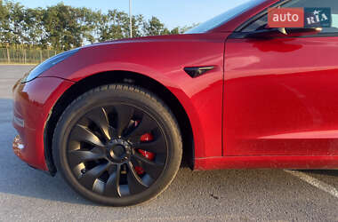 Седан Tesla Model 3 2020 в 