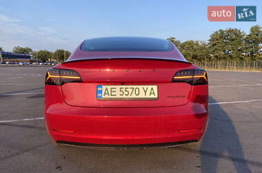 Седан Tesla Model 3 2020 в 