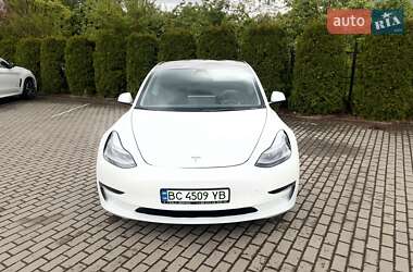 Седан Tesla Model 3 2023 в 