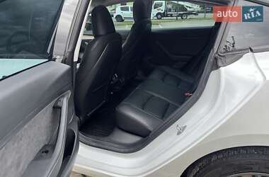 Седан Tesla Model 3 2023 в 