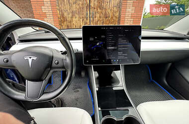 Седан Tesla Model 3 2018 в 