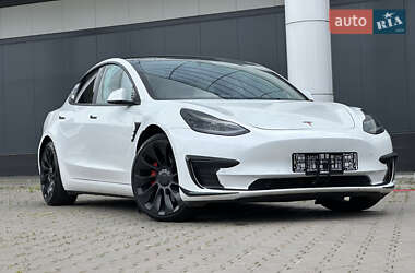 Седан Tesla Model 3 2022 в Києві
