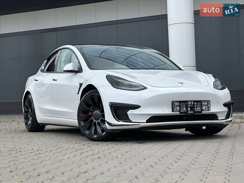 Tesla Model 3 2022